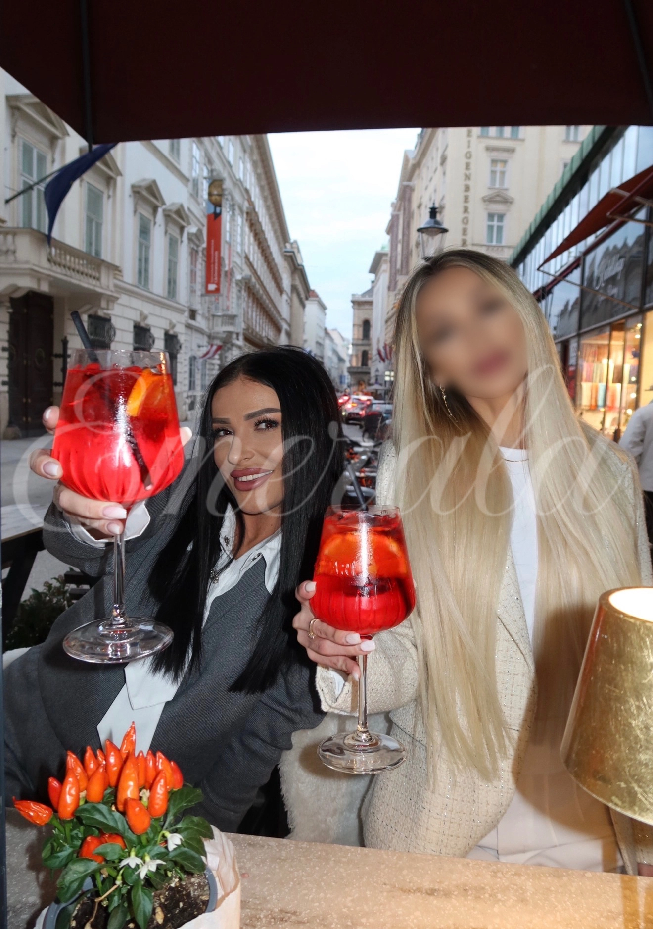 Azemina & Luna